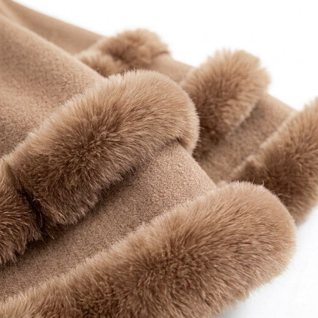 Fluffig huvponcho