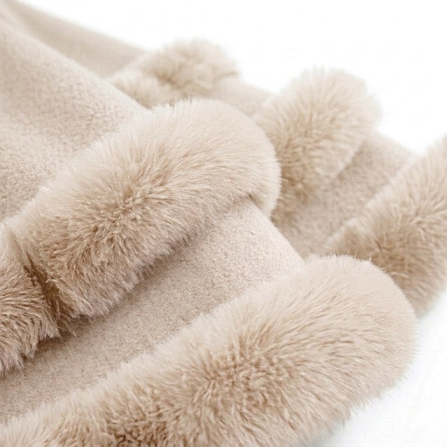 Fluffig huvponcho