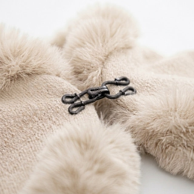 Fluffig huvponcho