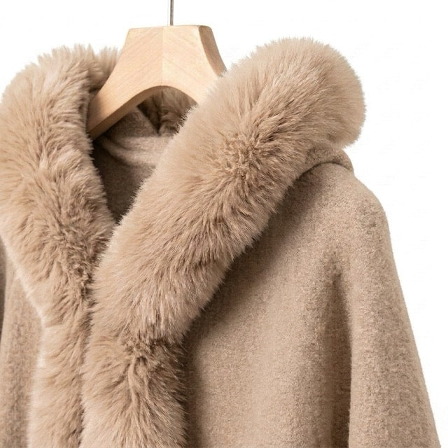 Fluffig huvponcho