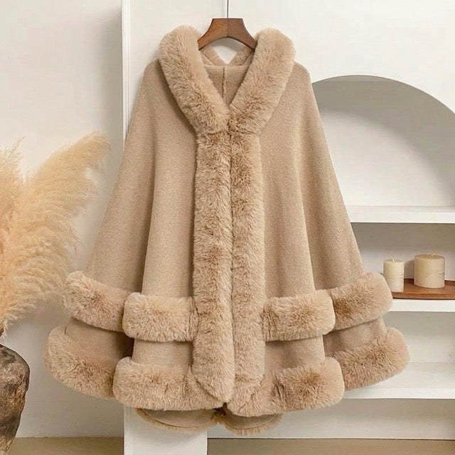 Fluffig huvponcho