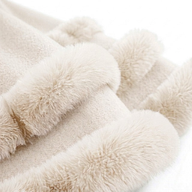 Fluffig huvponcho