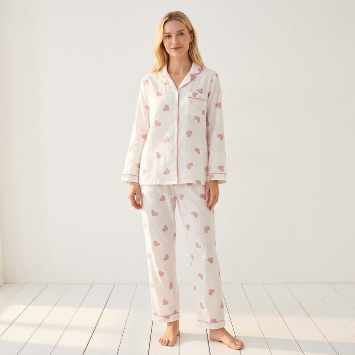 Muslinpyjamas med hjärtan, vit