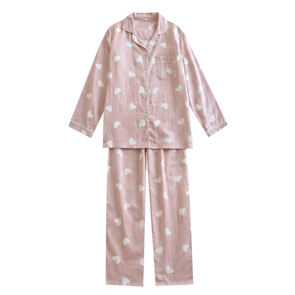Muslinpyjamas med hjärtan