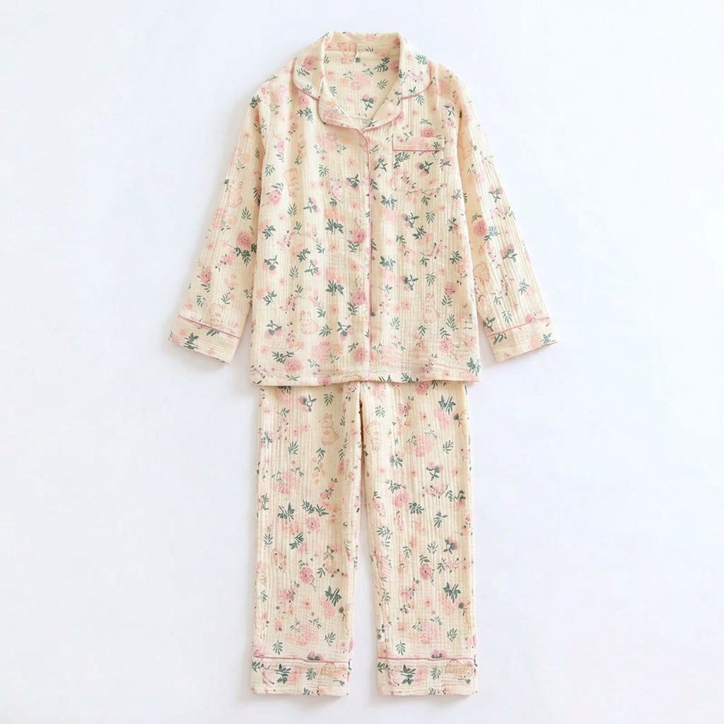 Blommig muslinpyjamas